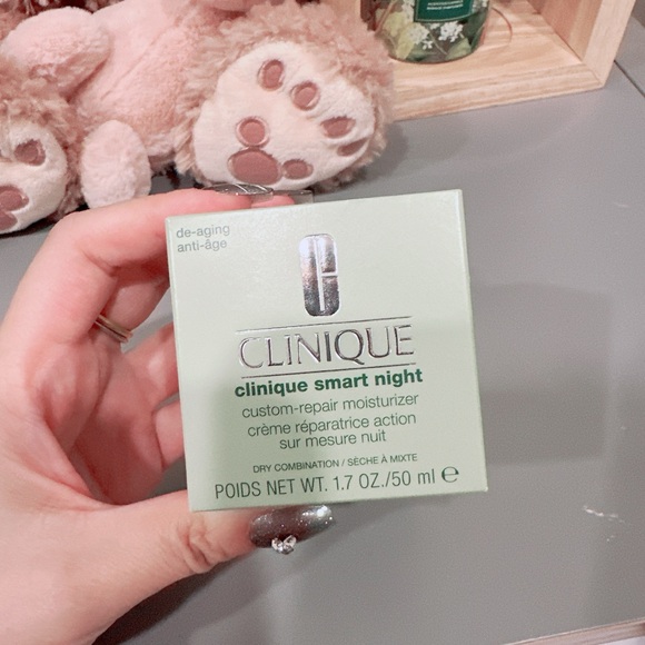 Clinique Smart Night Custom-Repair Moisturizer /night cream 50ml – Brand New - Picture 2 of 4